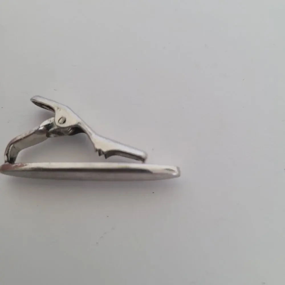 Silver Tone Tie Bar Clip Tac Clasp Oval Retro Vintage Logo‎ Unbranded Small